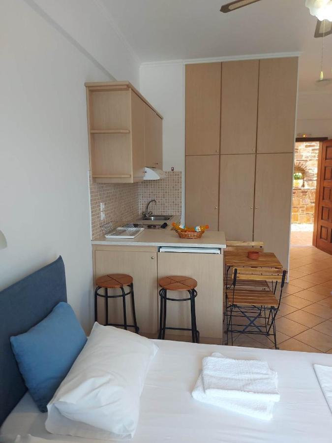 Anarrousa Studios & Apartments Evdilos  Zewnętrze zdjęcie